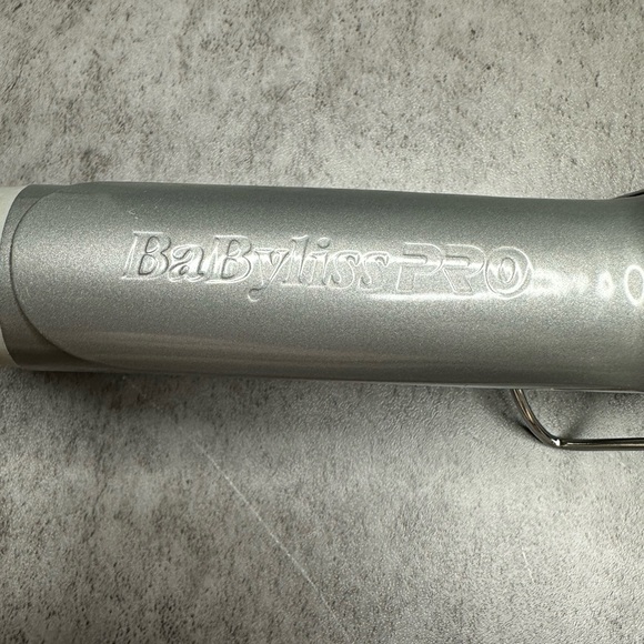 BabylissPro Nano Titanium Spring Curling Iron 1 1/4” - Picture 4 of 5